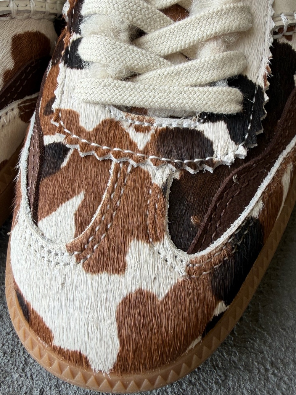 Dolce Vita Notice Slide Plush Slip On Sneakers Sz 8 Cow Hair Retro NWOB - Picture 6 of 8